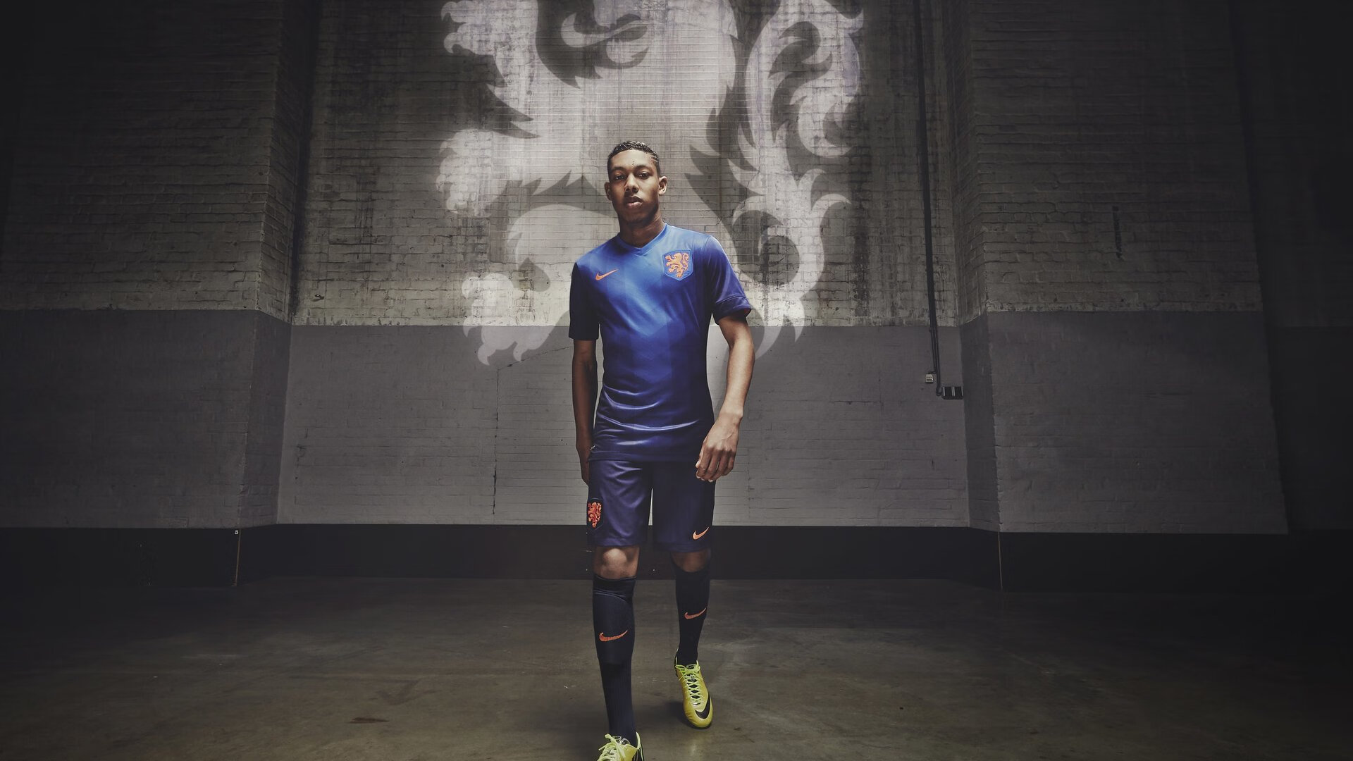 金玟哉，从佛罗伦萨的遗憾到欧冠的统治—一位中卫的救赎与超越