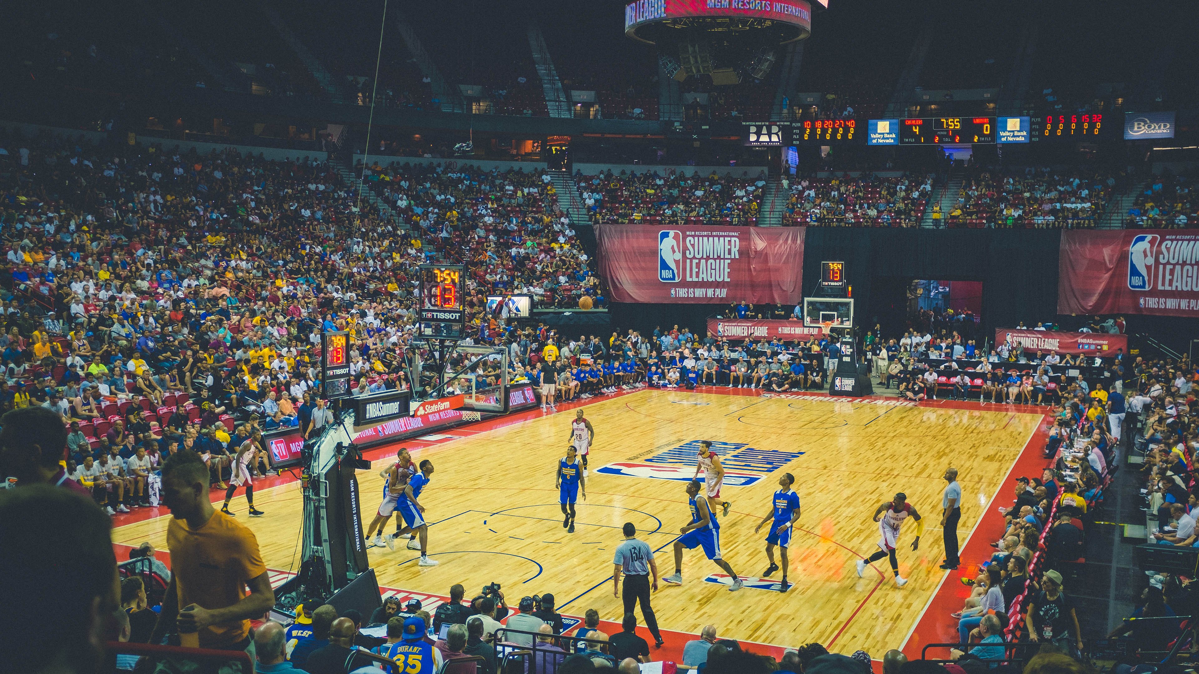 利拉德里程碑之夜，辽宁队战术智慧粉碎凯尔特人式进攻体系