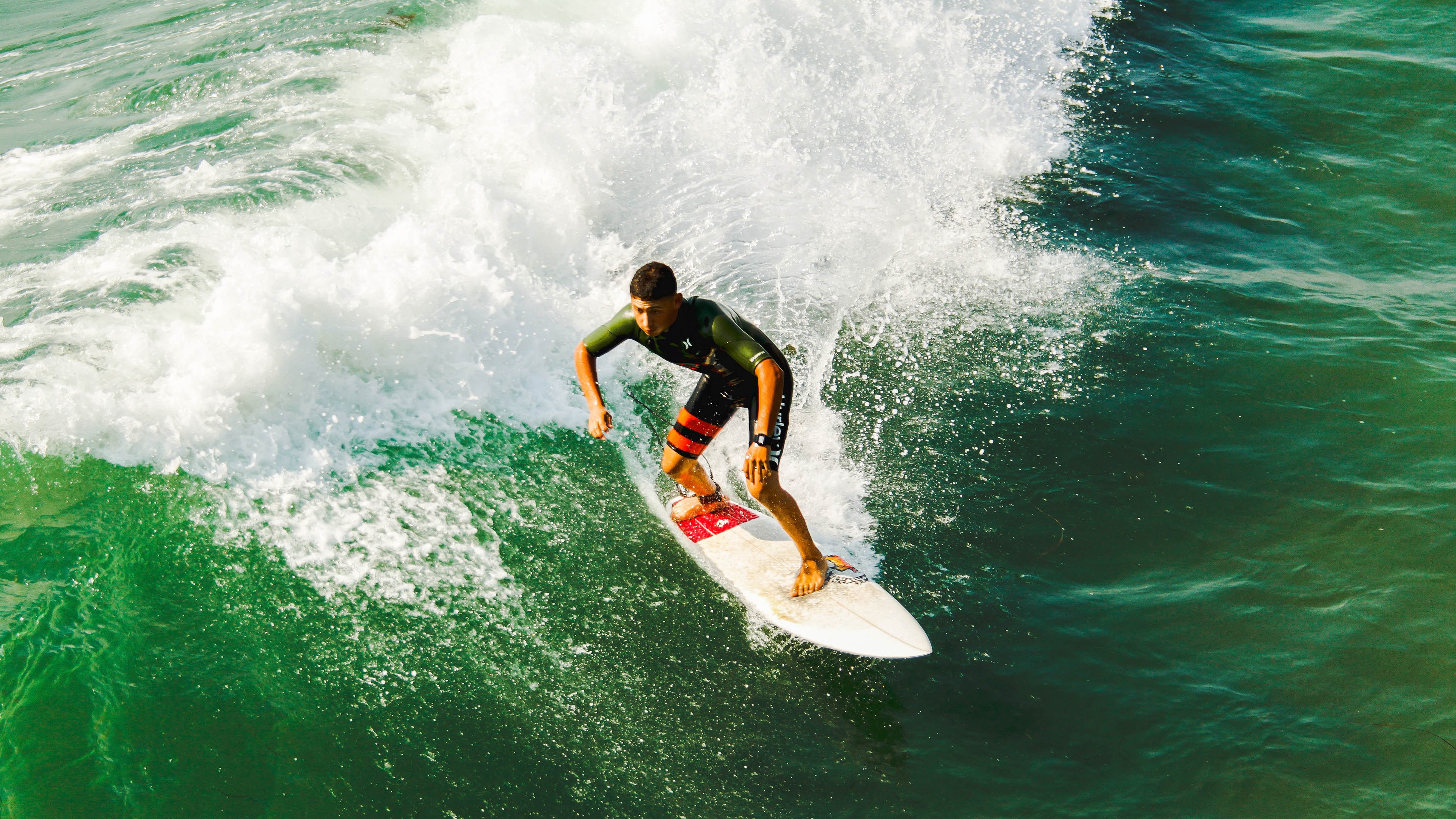 哈斯车队碾压阿斯顿马丁，阿隆索如何一人扛起全队